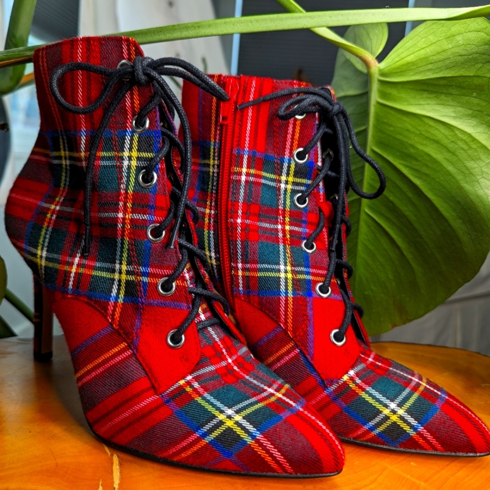 Gianni Bini Plaid Lace Up Stilleto Booties SZ 7 NWOB